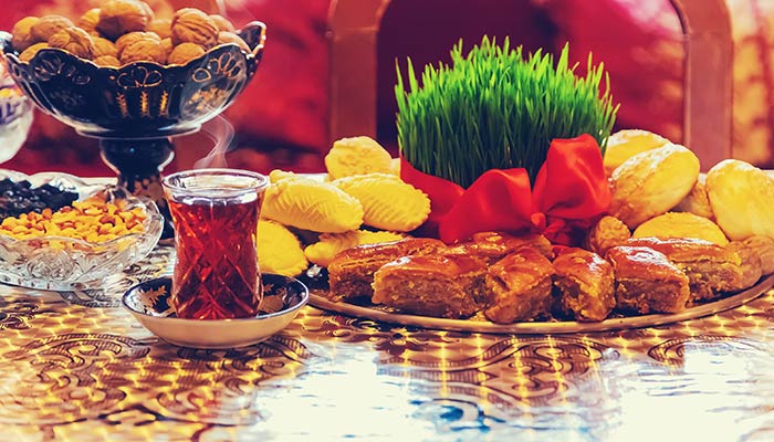 لحظه تحویل سال ۱۴۰۱ در ایران و ۷ شهر کانادا - آتش سال خوبی را برای شما آرزو می‌کند