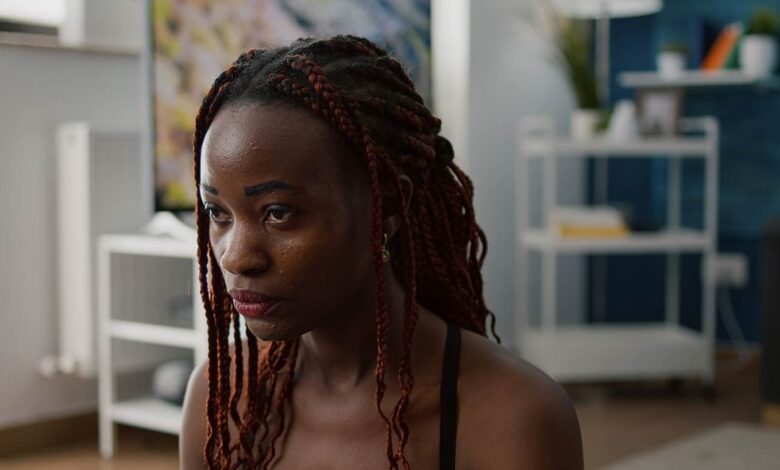 این زن مهاجر قرار بود این هفته از کانادا دیپورت شود، اما وکلای او موفق شدند حکم اخراج را متوقف کنند